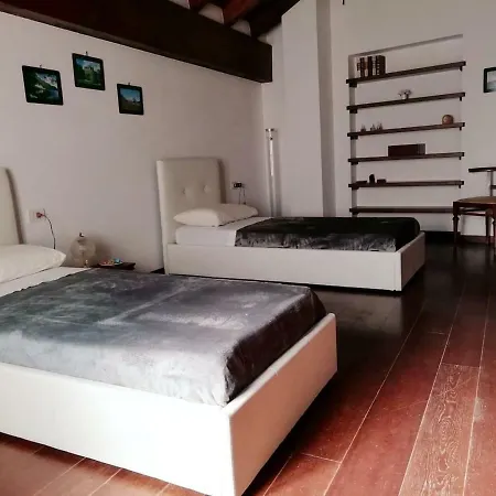 La Casa Di Davide Holiday home Appiano Gentile